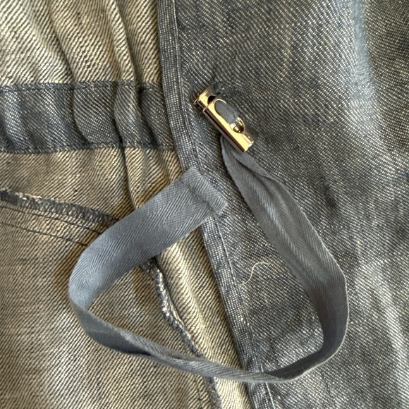 J. McLaughlin Shirt Womens XS Blue Linen Chambray Button Up Coastal Pockets - Picture 8 of 11